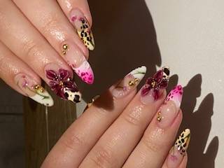 Nail art by Sydnee